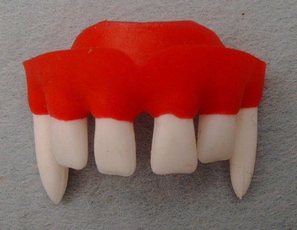 Dracula Gebiss